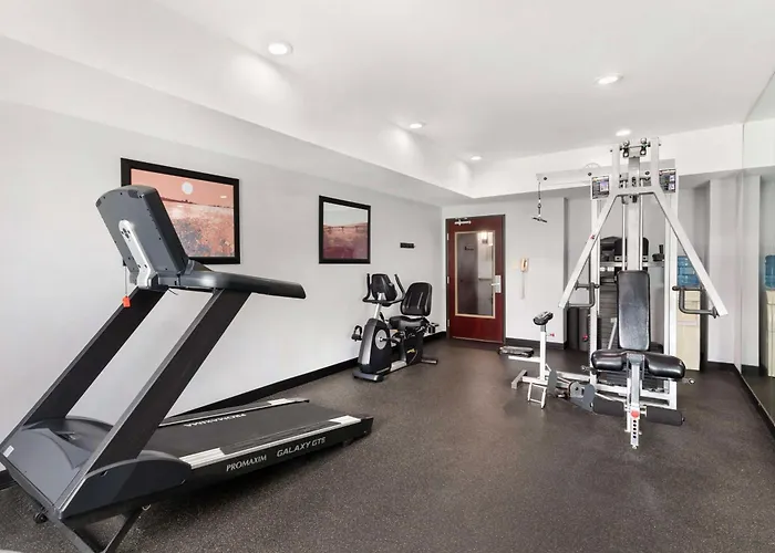 Best Western Carthage Inn & Suites